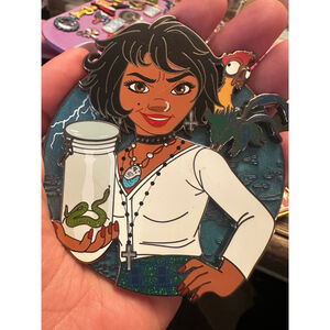 SOADA Magically Horrific Moana HeiHei Limited Edition Jumbo Fantasy Pin